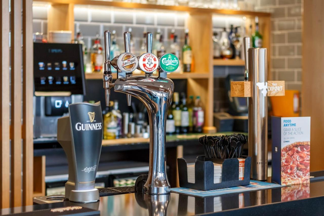 Holiday Inn Express Walsall M6, J10 By Ihg Екстериор снимка