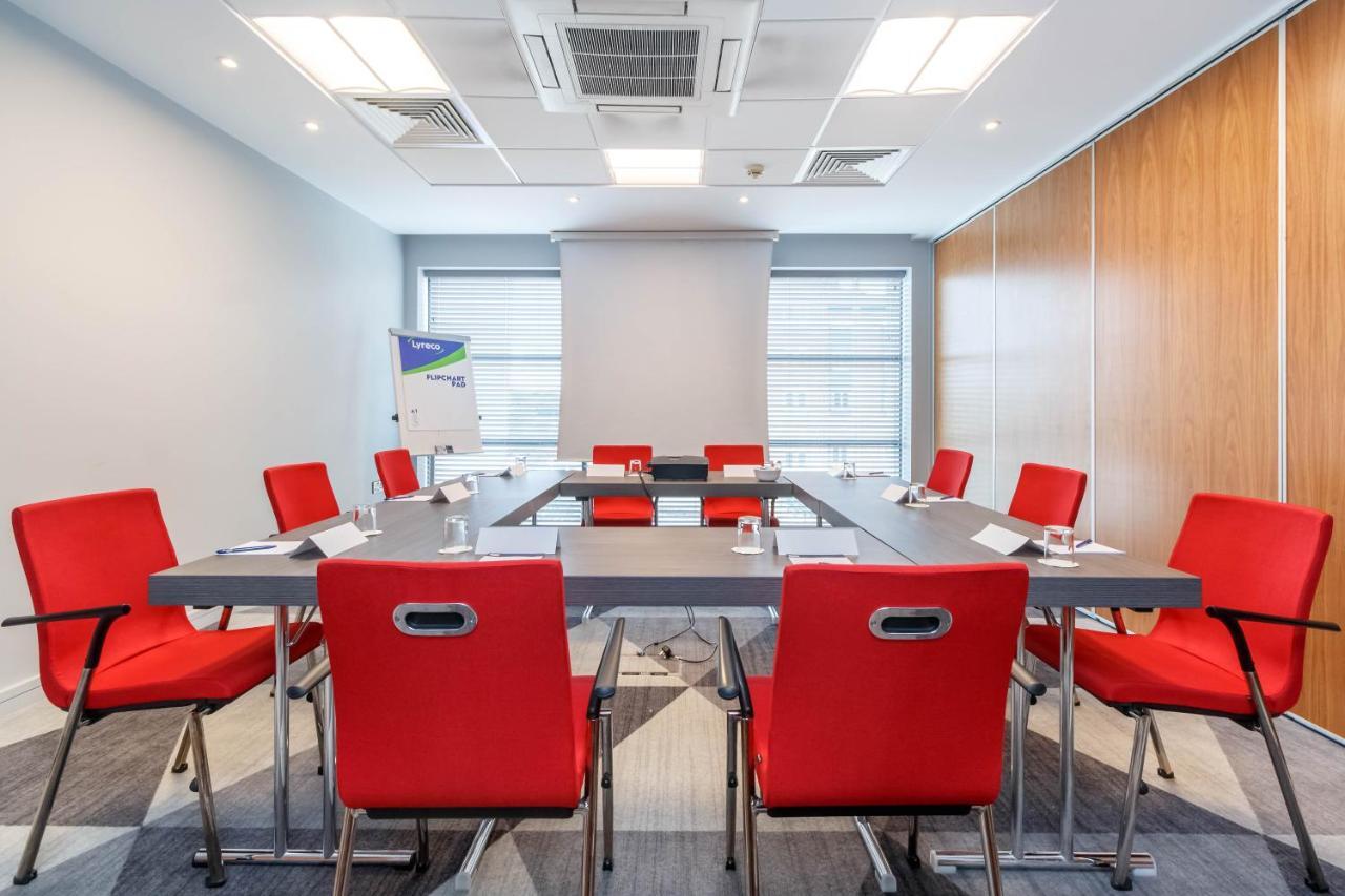Holiday Inn Express Walsall M6, J10 By Ihg Екстериор снимка