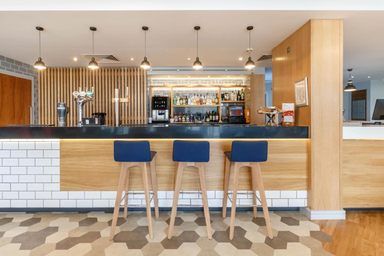 Holiday Inn Express Walsall M6, J10 By Ihg Екстериор снимка