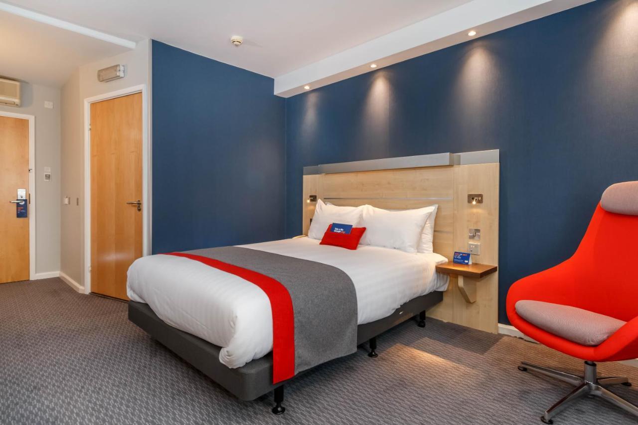 Holiday Inn Express Walsall M6, J10 By Ihg Екстериор снимка