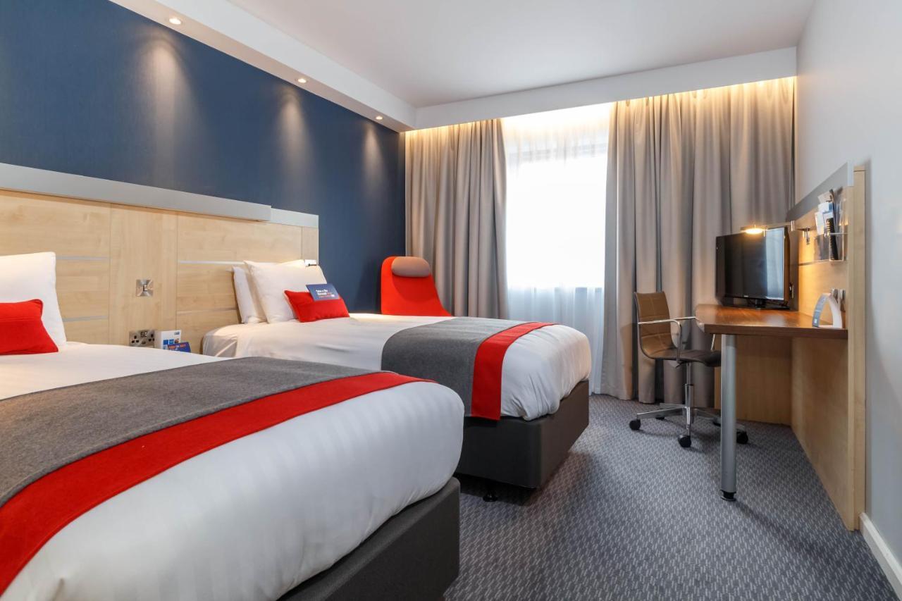 Holiday Inn Express Walsall M6, J10 By Ihg Екстериор снимка