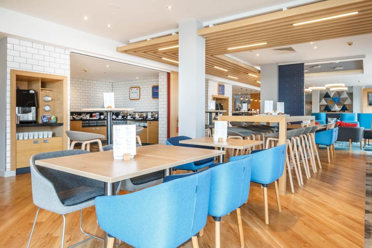 Holiday Inn Express Walsall M6, J10 By Ihg Екстериор снимка