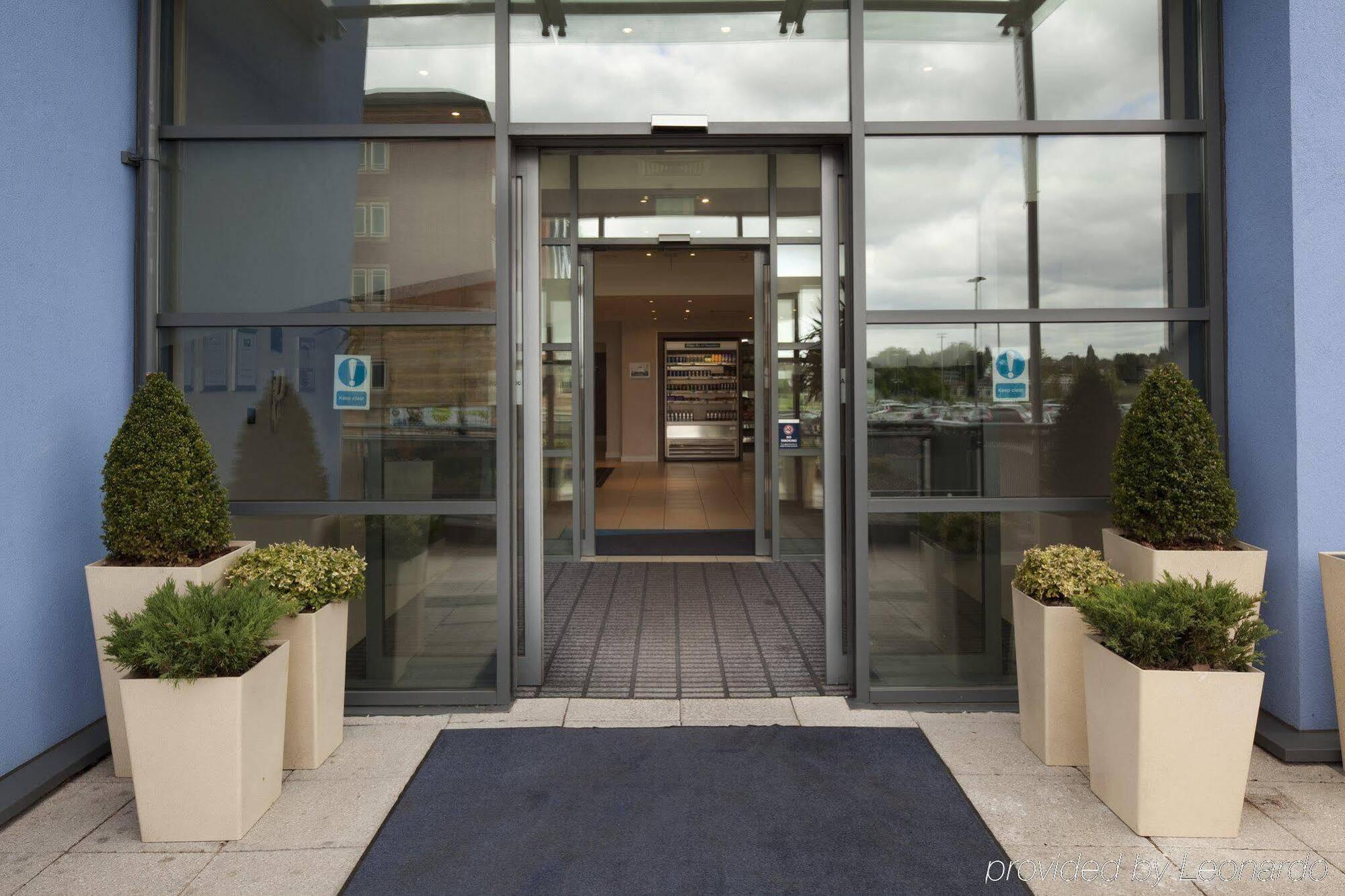 Holiday Inn Express Walsall M6, J10 By Ihg Екстериор снимка