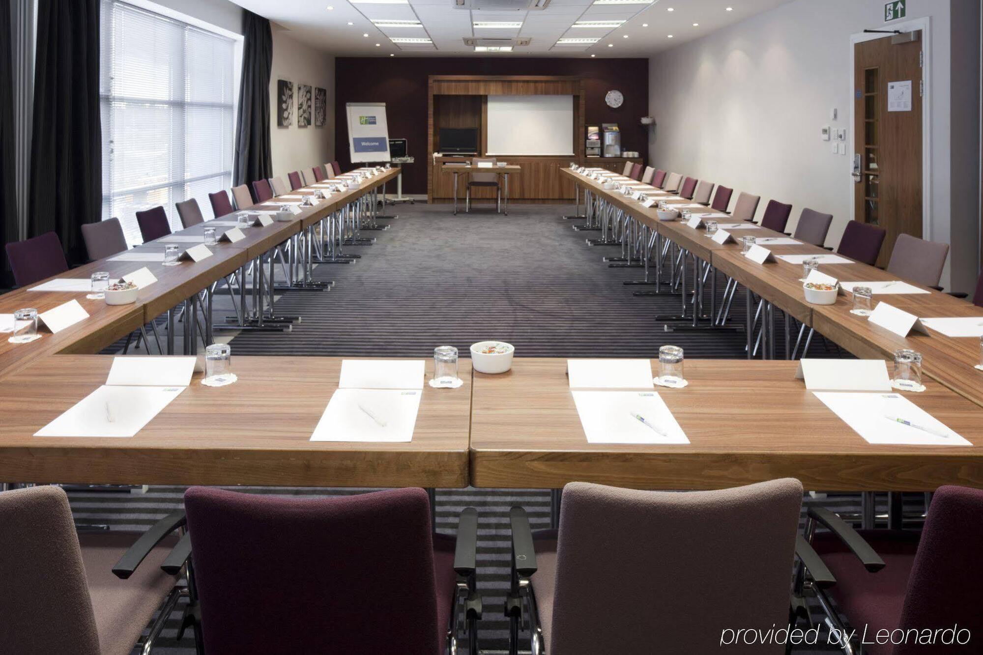 Holiday Inn Express Walsall M6, J10 By Ihg Екстериор снимка